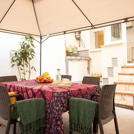 Apartment Lugar Especial, Gran Patio, Junto Al Ayuntamiento *