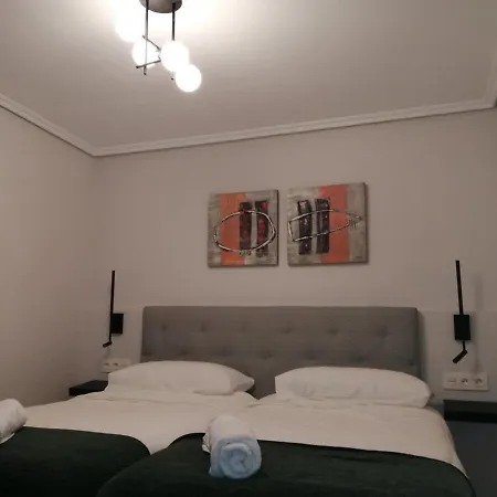 Lugar Especial, Gran Patio, Junto Al Ayuntamiento *